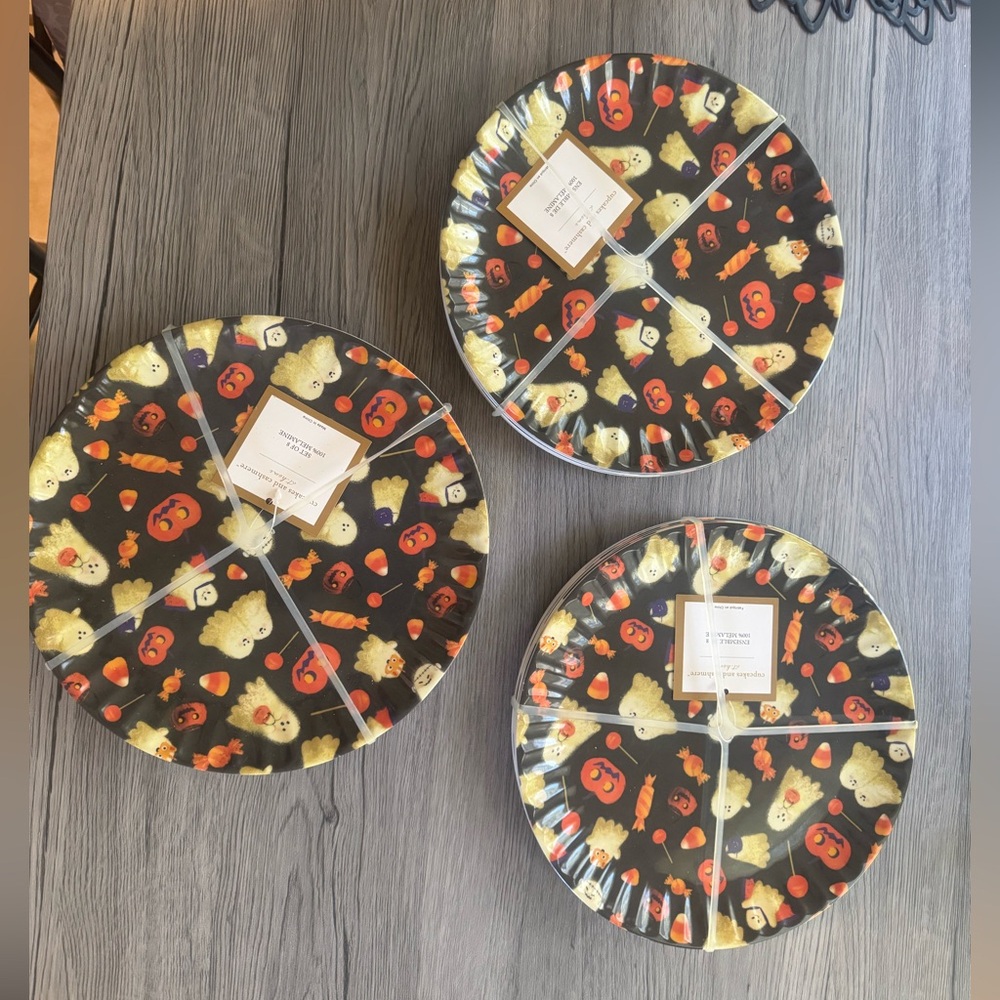 Cupcakes & Cashmere Halloween Ghosts Candy Corn Dinner Plates 3 Set of 8